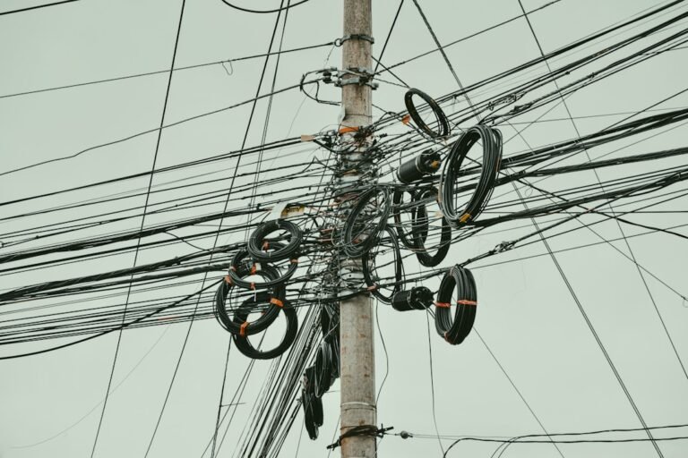 ASU vs ADSS Fiber Optic Cable: How to Choose for Aerial Telecom Routes